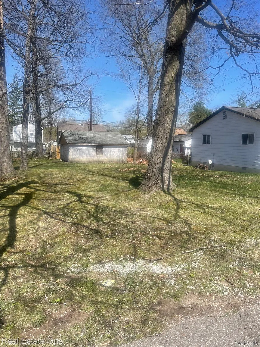 3892 Lawley Ave photo 1
