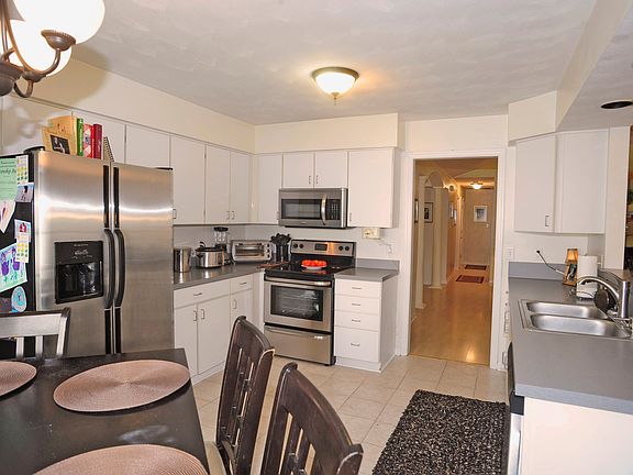 3rd image of 2990 Sugar Maple Dr