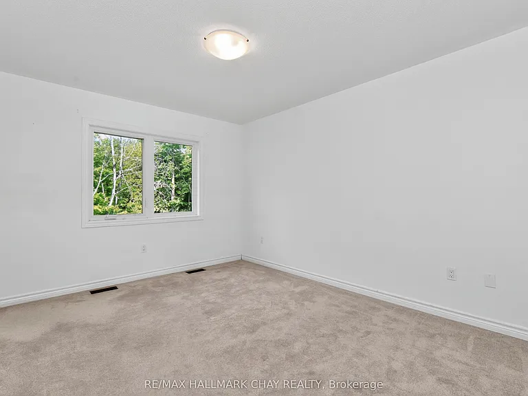 38 Milson Cres — Photo 29