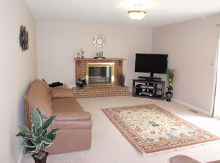 1312 Springdale Cir, Naperville, IL 60564