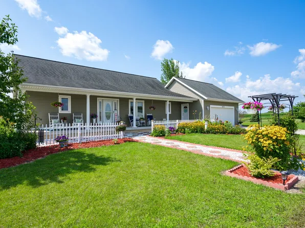 4070 Kalamazoo Dr, Wayland, MI 49348