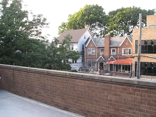 Rented by 18 REALTY | media 7