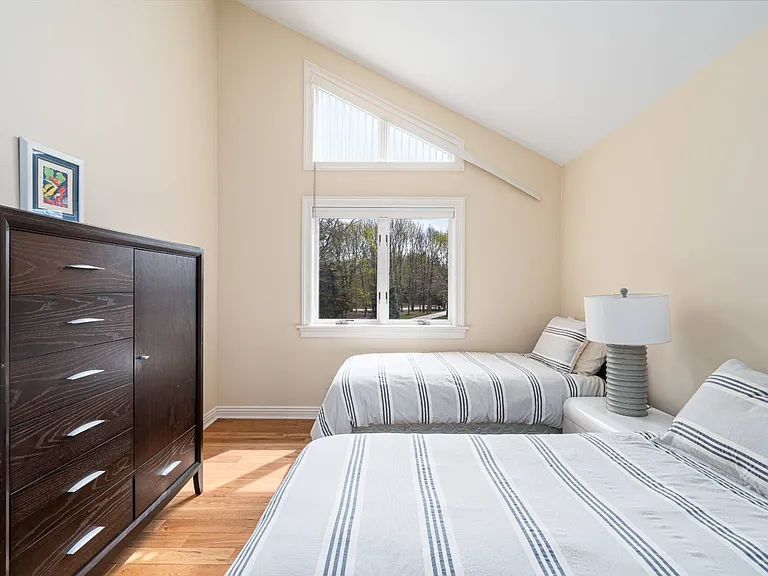 16125 Soundview Ave — Photo 20