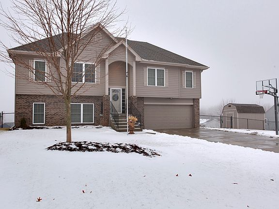 3rd image of 3213 Lookingglass Dr