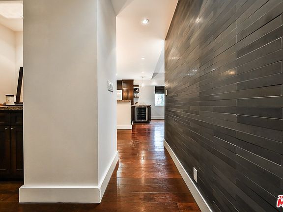 3rd image of 1155 N La Cienega Blvd APT 205