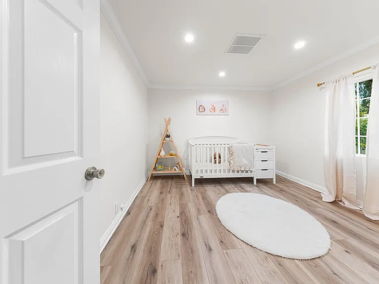 10554 Plainview Ave — Photo 26