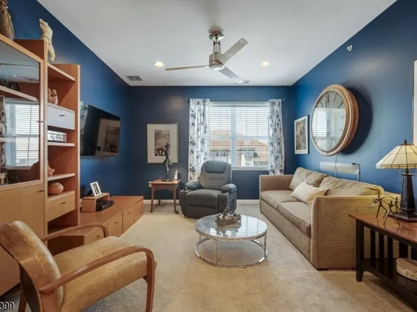 10402 Warrens Way BLDG 10 #402, Wanaque Boro, NJ 07465