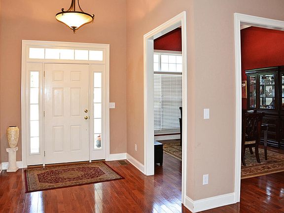 3rd image of 181 Meadowwood Cir NE #41
