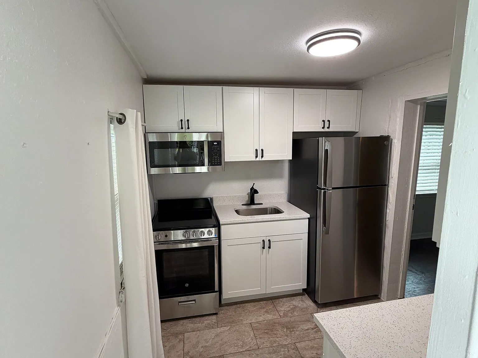 1 bed, 450 sqft, $1,400 — Photo 1