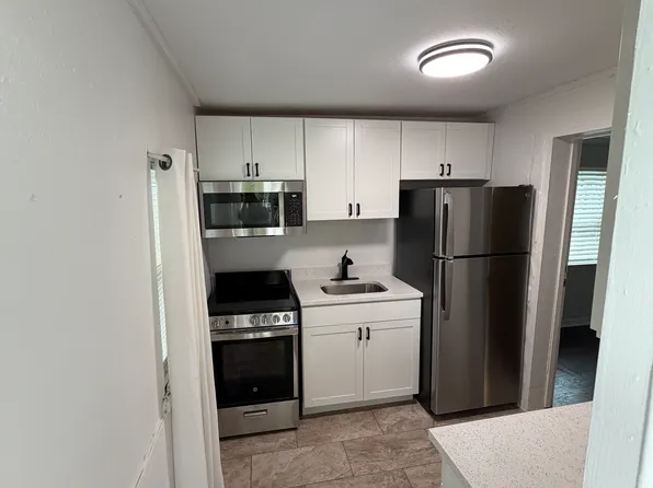 1040 26th St N #3, Saint Petersburg, FL 33713