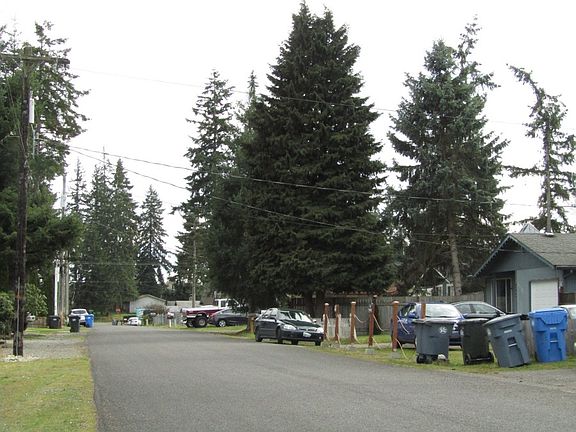 4th image of 16910 20th Ave E