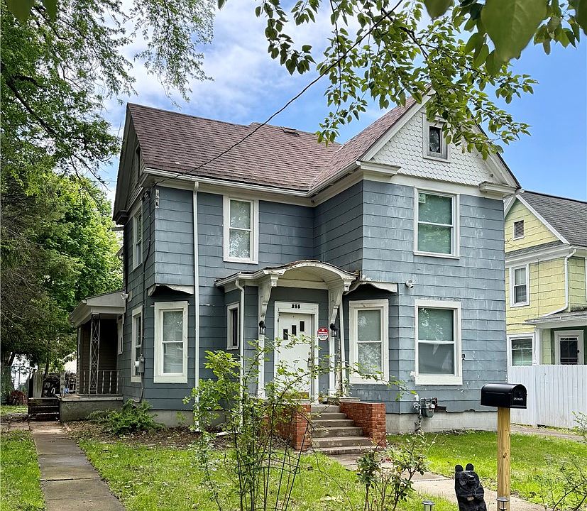1st image of 255 Lyon St