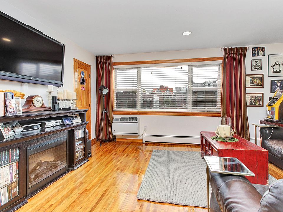 1st image of 8716 16th Ave #3