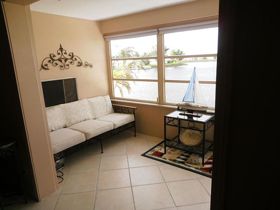 2nd image of 1112 Lake Ter APT 213