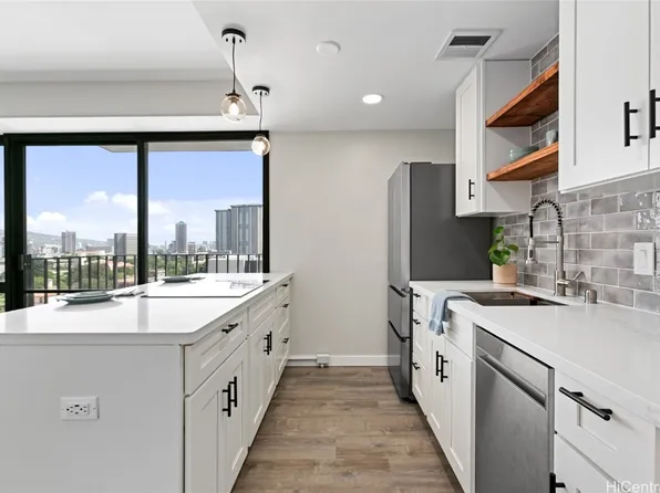 225 Queen St APT 15D, Honolulu, HI 96813