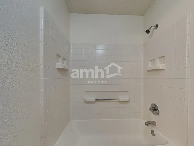 818 La Sierra Ct — Photo 14