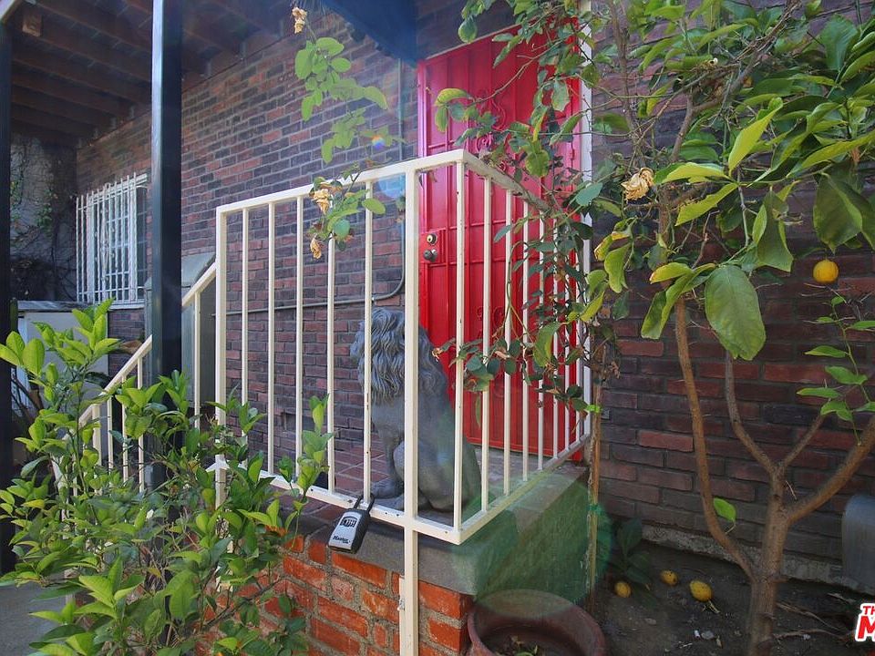 1st image of 3387 Barham Blvd