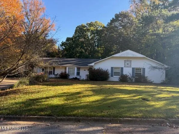 365 Cedar Hills Rd, Holly Springs, MS 38635