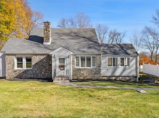 16 Hillside Terrace, Mahopac, NY 10541