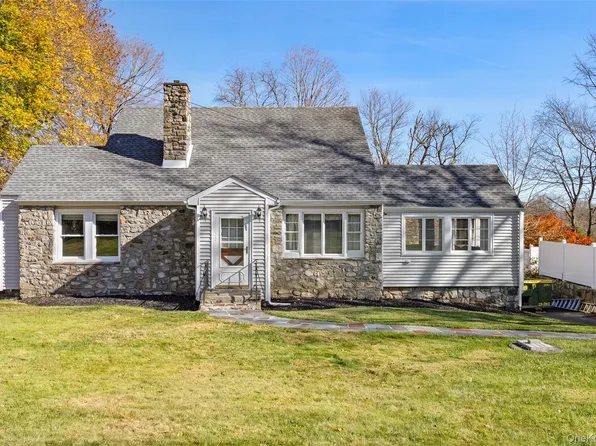 16 Hillside Terrace, Mahopac, NY 10541