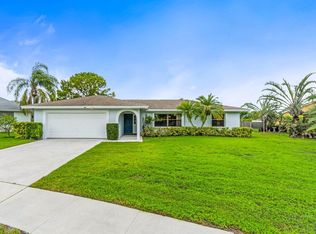 1849 Tulip Ln, Wellington, FL 33414