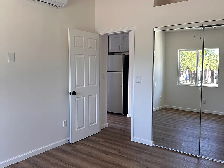 18538 Arminta St #18538 — Photo 4