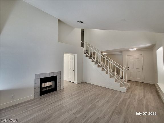 4th image of 3305 Hyannis Cir