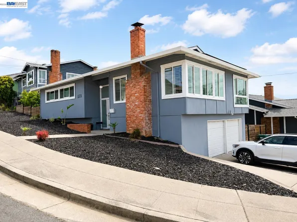 10774 Hellman St, Oakland, CA 94605