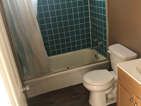 5th image of 2039 W Stewart Ave