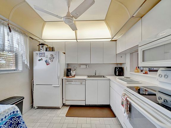 5th image of 3100 Holiday Springs Boulevard #305