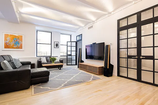 Sold by Tabak Real Estate | media 8