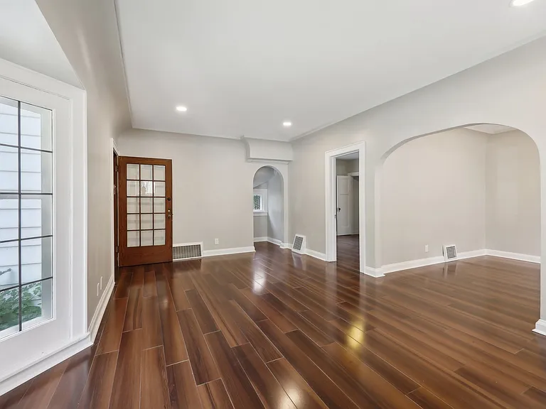 1416 Martha Washington Dr — Photo 5