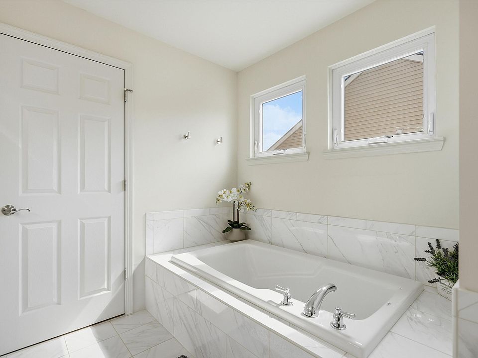 21222 Laurelwood Ct, photo 22