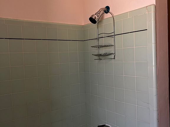 5th image of 1317 E Kingsley Ave