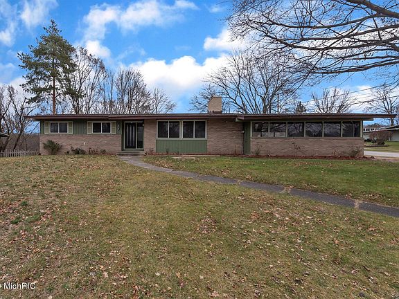 2nd image of 2828 Northville Dr NE