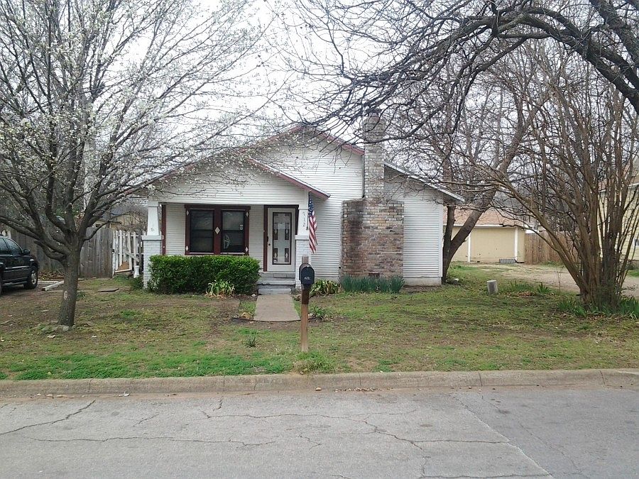 1st image of 712 N East St