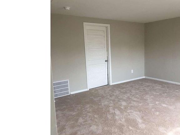 3rd image of 457 S Arthur Dr