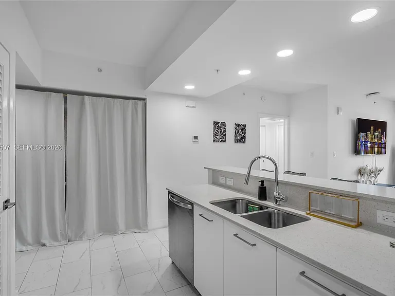 1850 Monroe St #401 — Photo 12