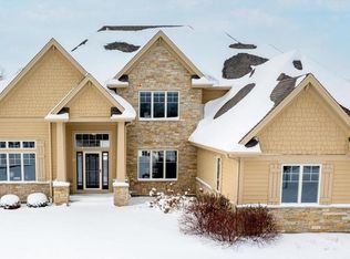 12611 N Hawks Glen Ct, Mequon, WI 53097