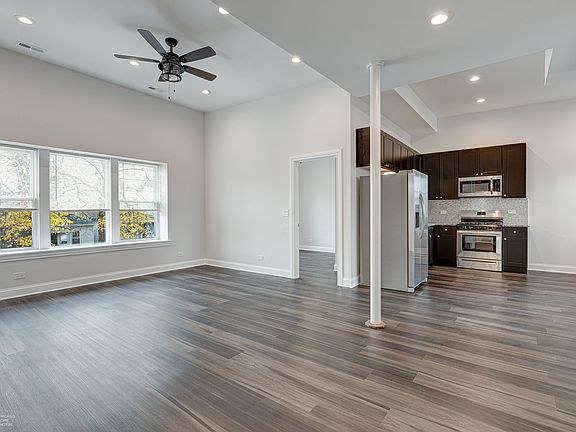 3rd image of 4176 W Montrose Ave #4401-2W