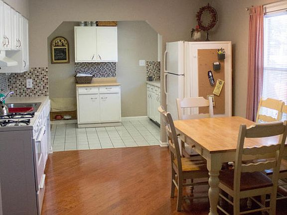 2nd image of 10310 Villa Dr