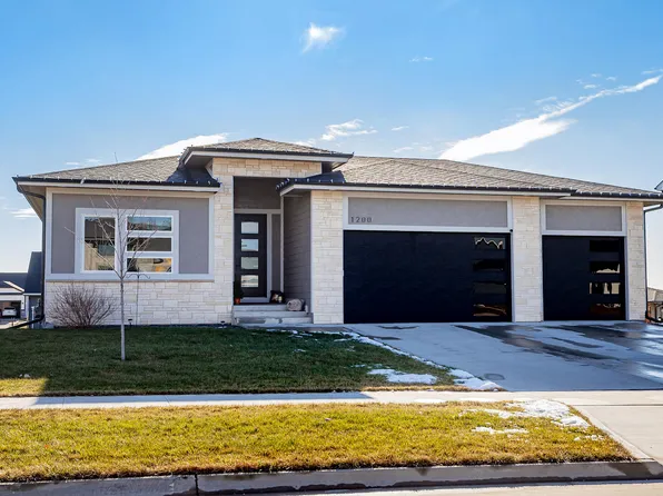 1200 NE 23rd St, Grimes, IA 50111
