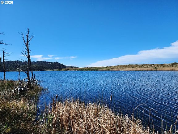 5th image of Lakeshore Dr #608