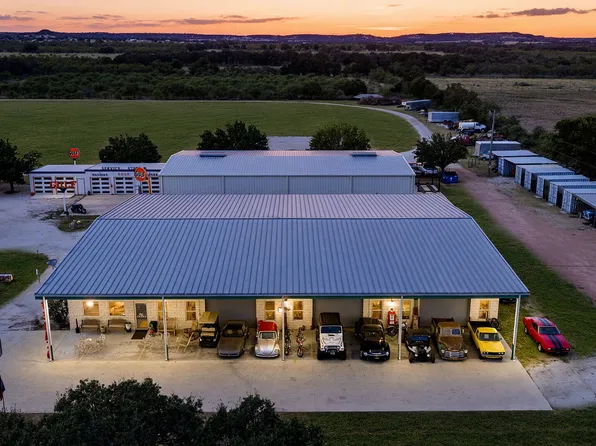 7914 S State Highway 16, Fredericksburg, TX 78624