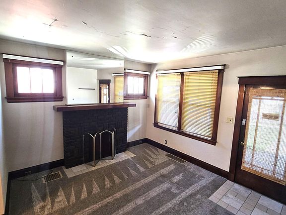 3rd image of 211 Linden Ave