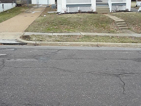 2nd image of 2471 Oakland Ave