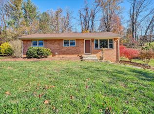 1302 Laymantown Rd, Troutville, VA 24175