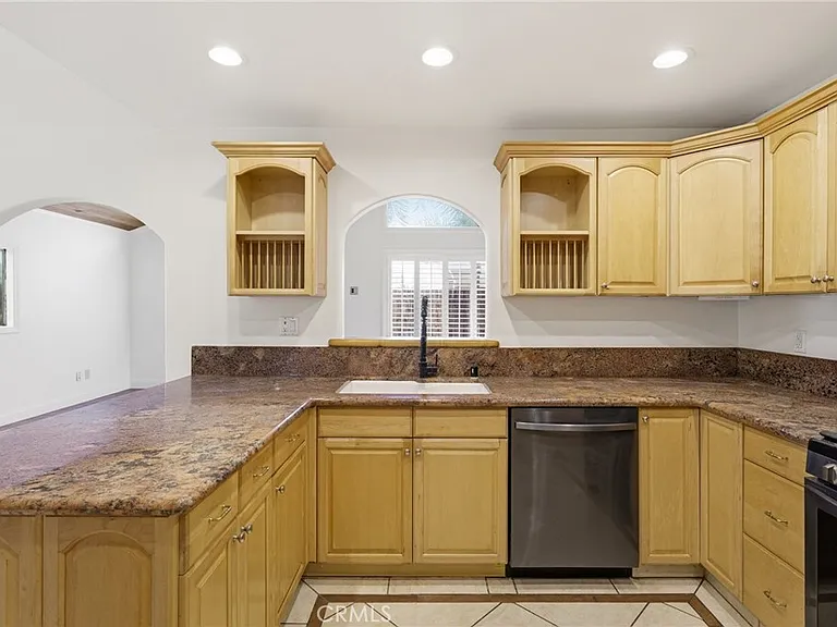 29628 Squaw Valley Dr — Photo 8