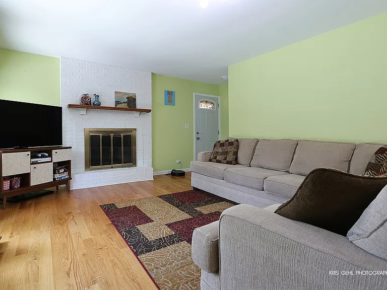 605 W Gilbert Rd — Photo 10