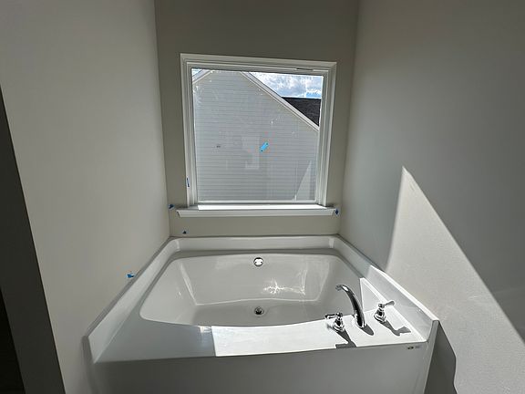 Master Bath Tub